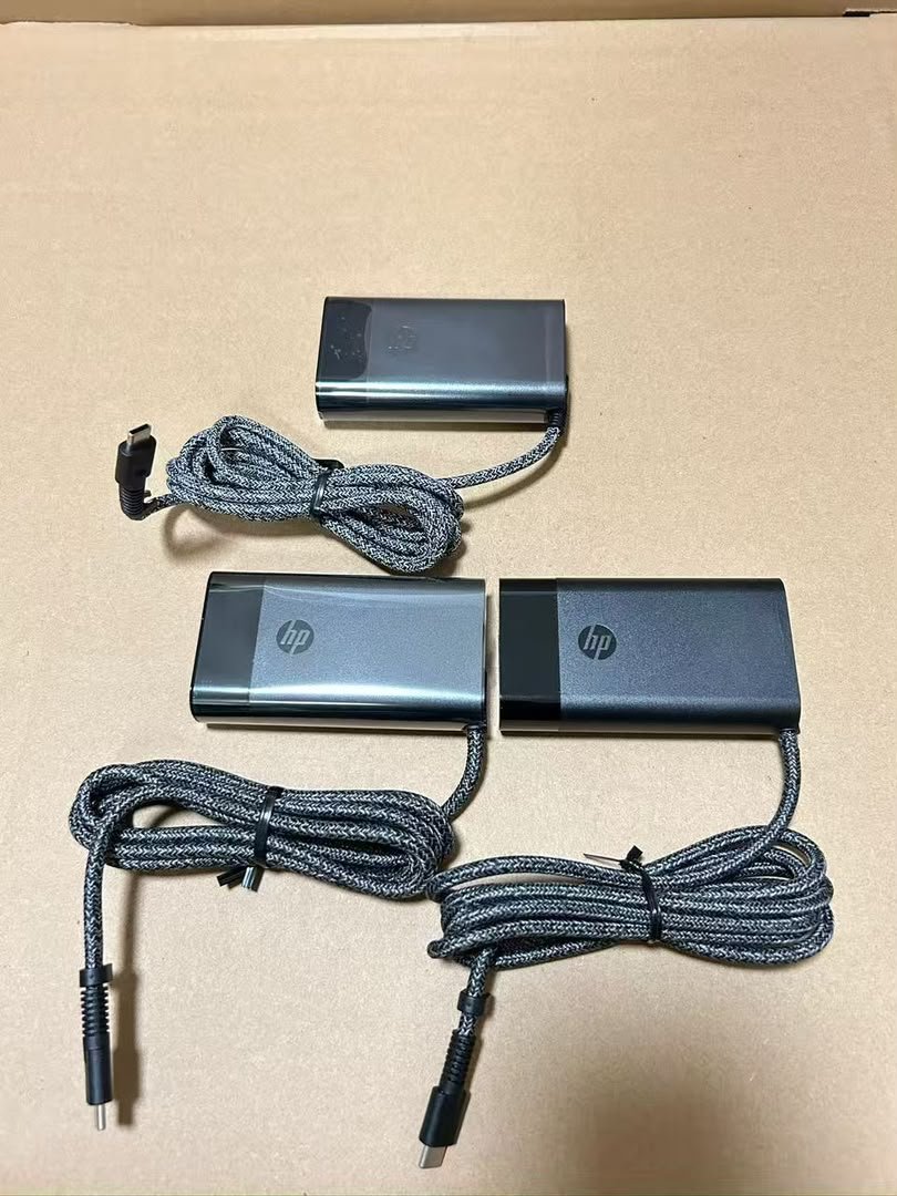 Laptop chargers Image 3
