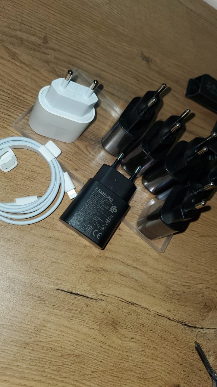 25W super fast charger with type C brick Image 1