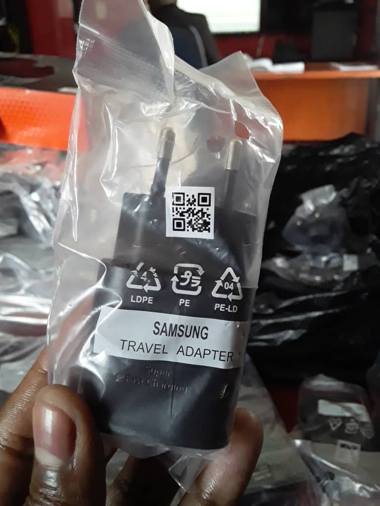 25W super fast charger with type C brick Image 2