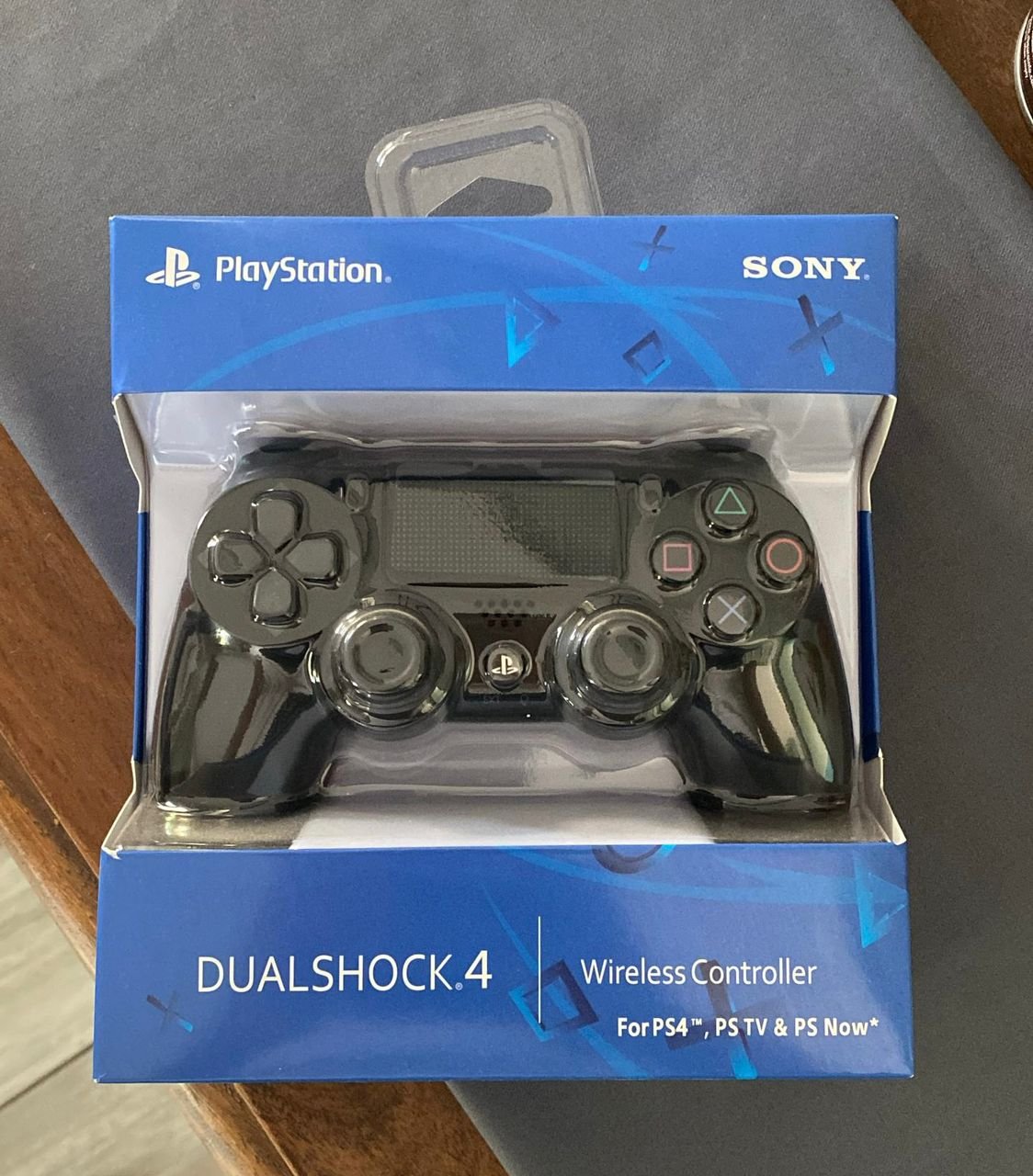 PS4 pads Image 2