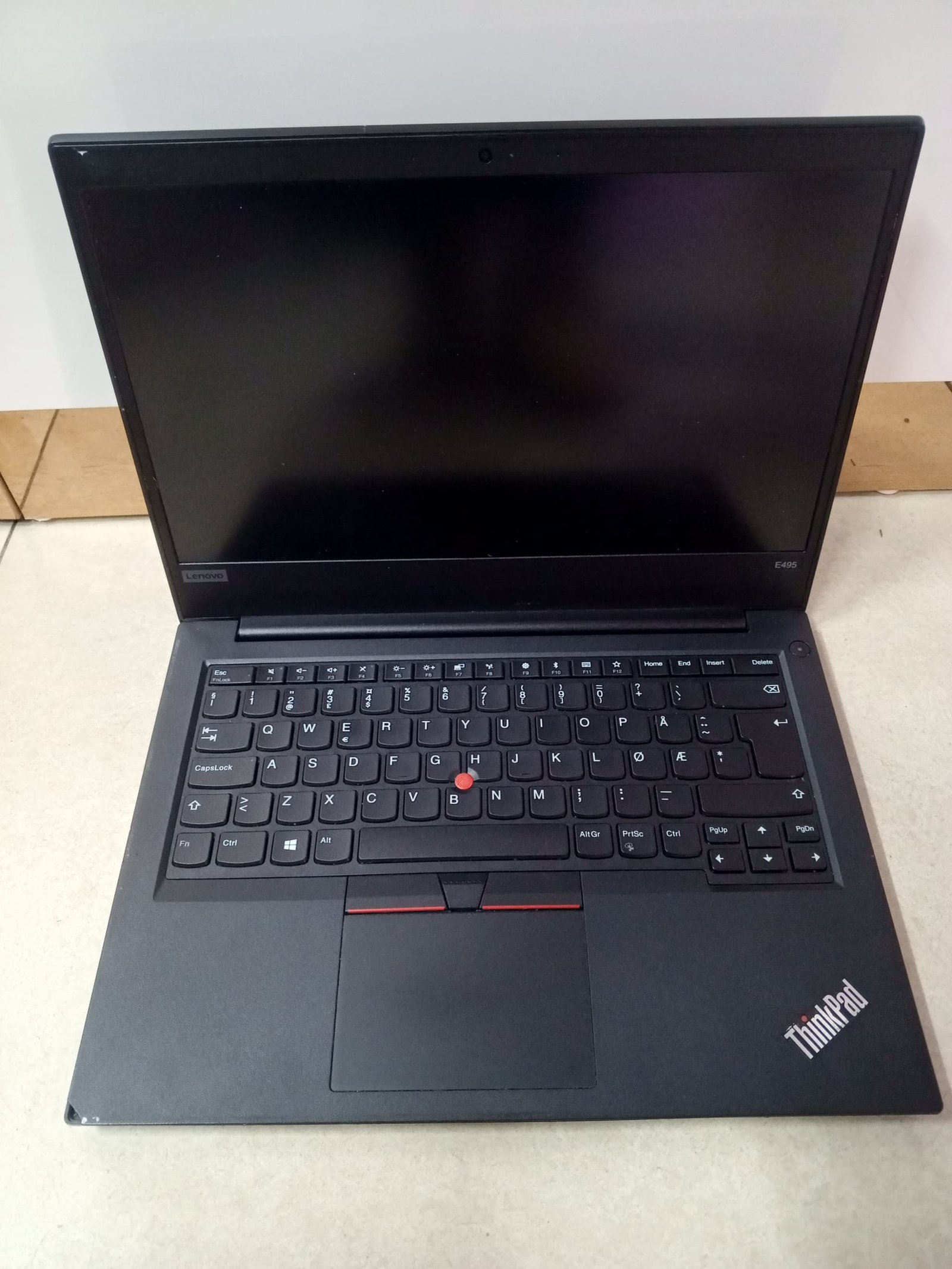 Lenovo ThinkPad E470 Image 2