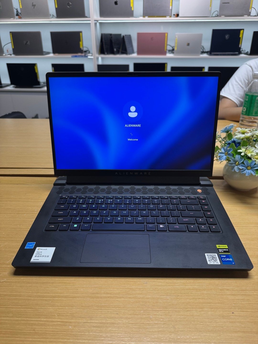 Dell 👾 👽 alienware M15R7 15inches Image 1