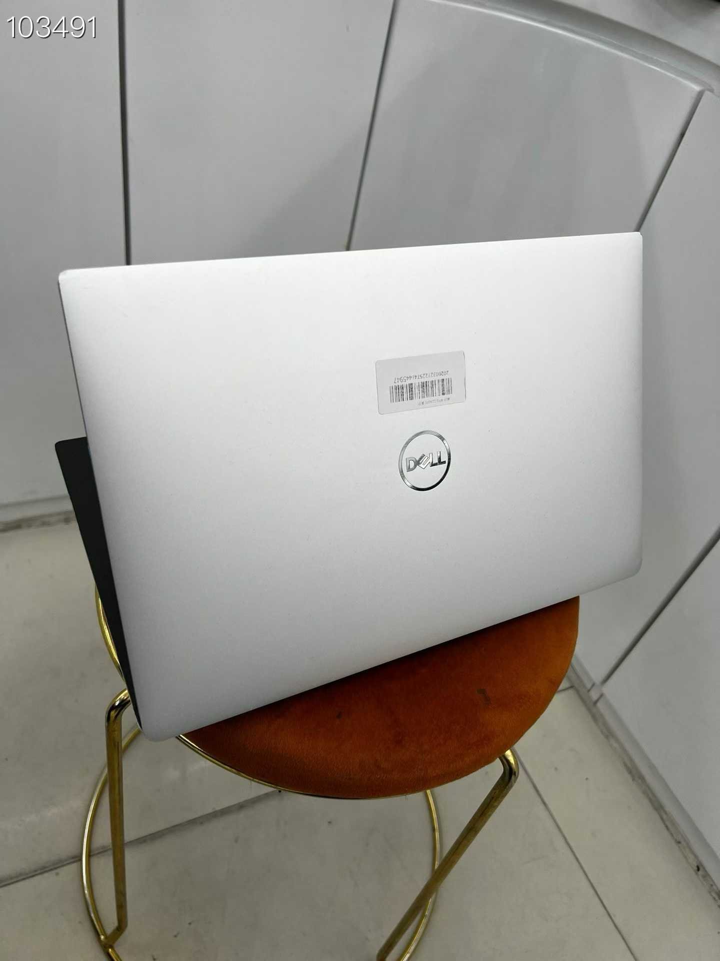 2018-2019 Dell XPS 13 touchscreen i7 8th Gen Image 5